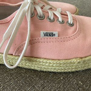 🍑 Women's Vans Size 10 Lace-up Canvas Espadrille Style in a Peach / Pink Color